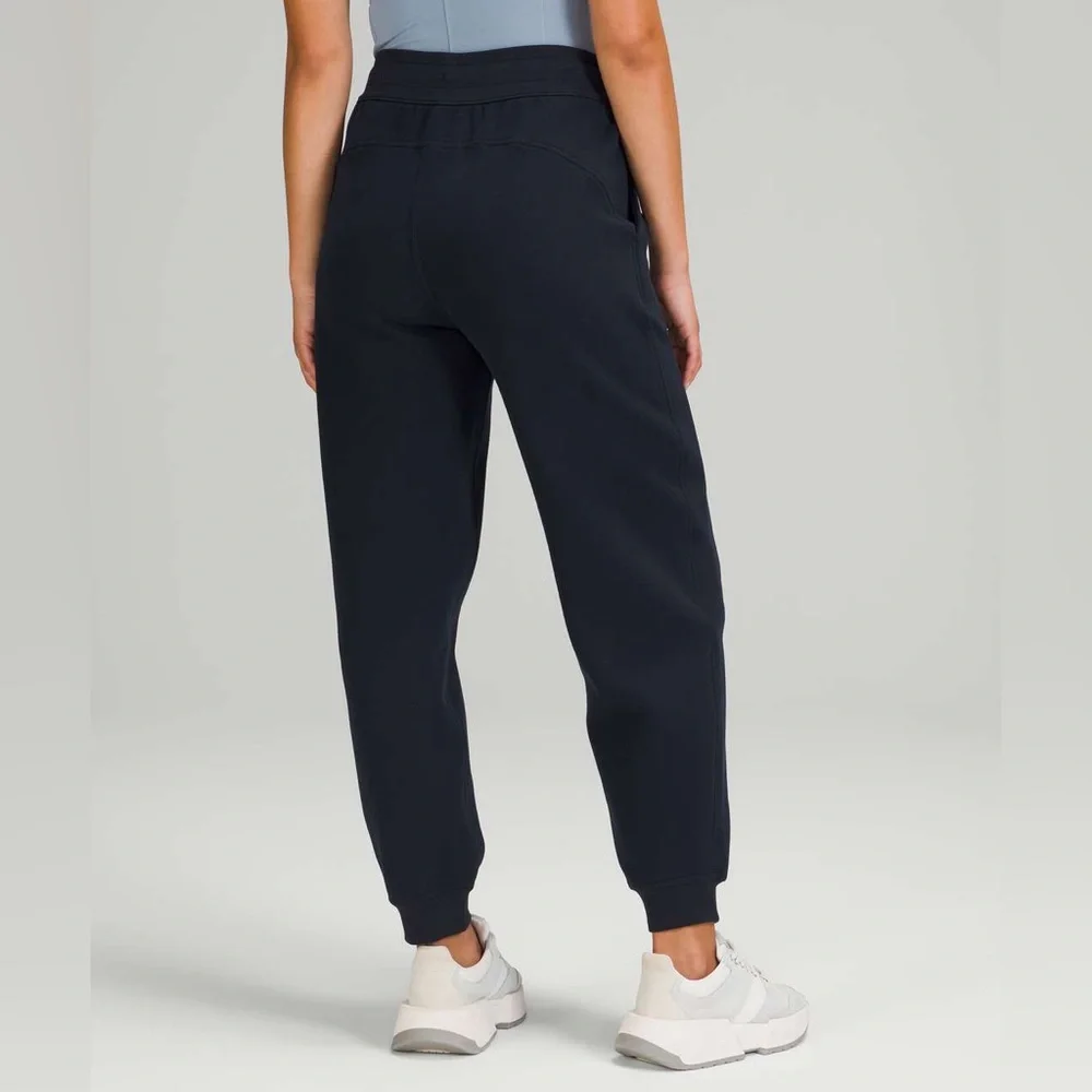 Lululemon Women’s Scuba Relaxed High-Rise Jogger, True Navy, Size 8 - Picture 3 of 10